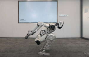 LimX Dynamics' humanoid robot demonstrates new movements.